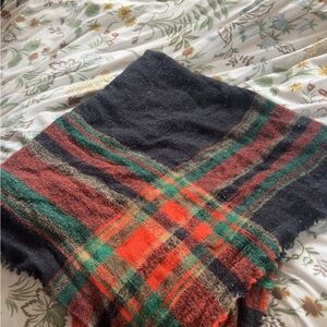 Cozy Black Plaid Fringe Blanket Scarf with Red & Green Tartan